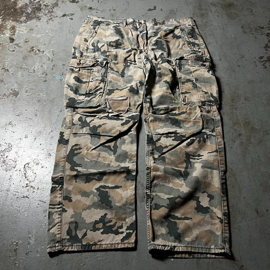 00s Levi's Camo Cargo's