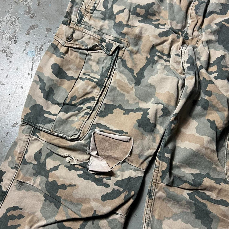 00s Levi's Camo Cargo's