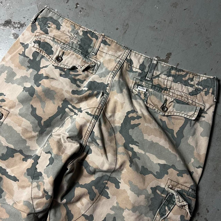 00s Levi's Camo Cargo's